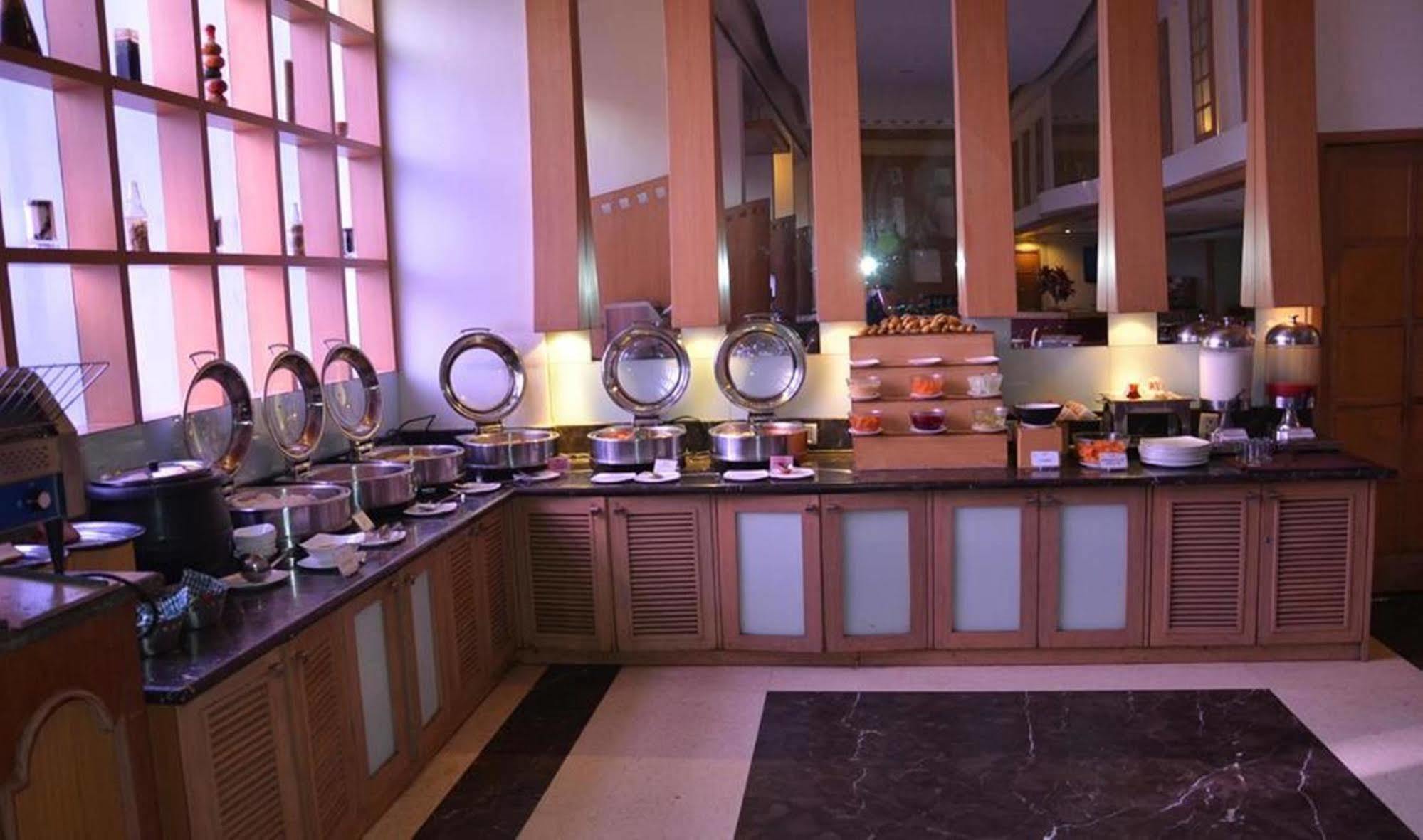 Vits Aurangabad Hotel Buitenkant foto