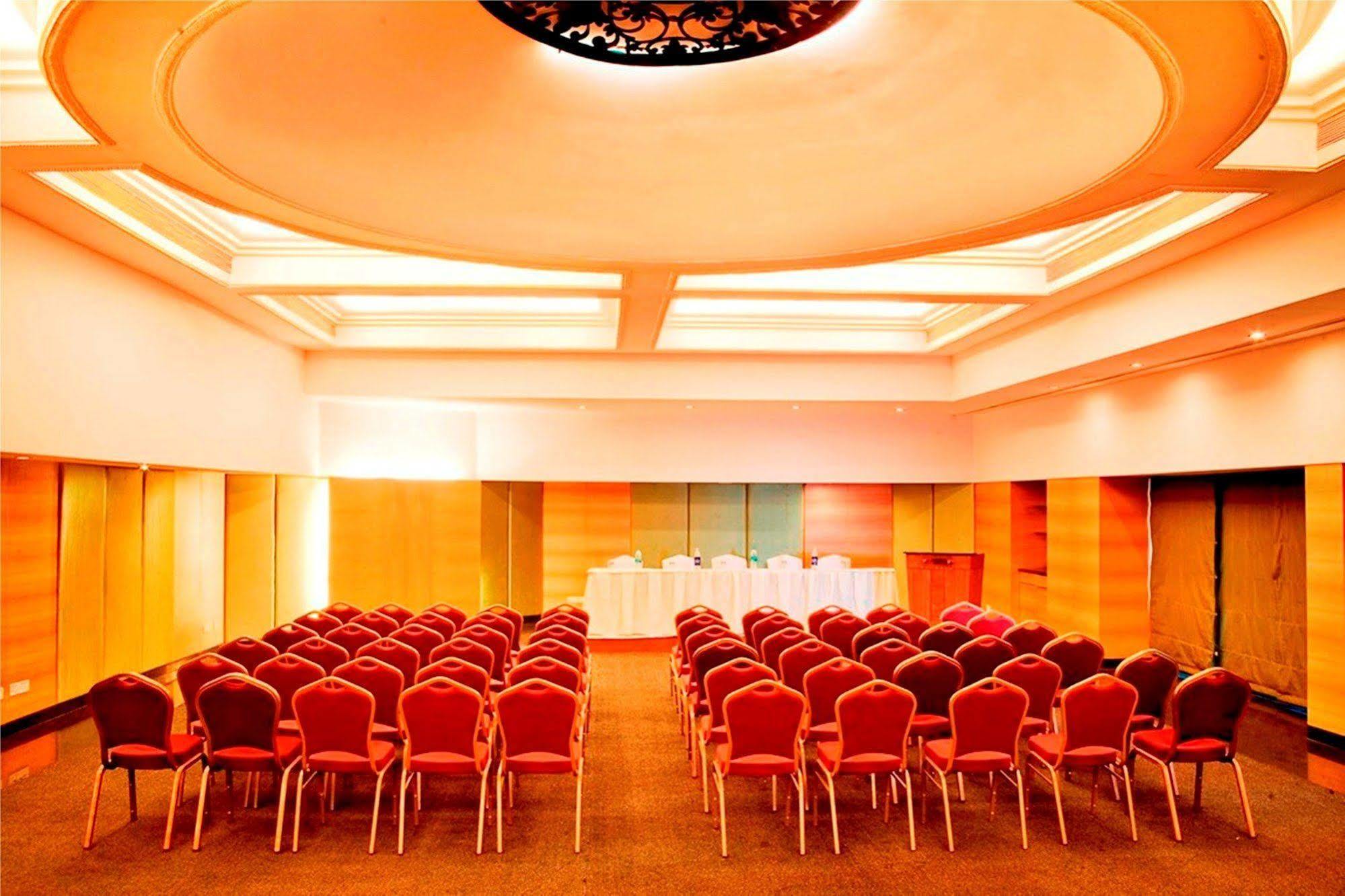 Vits Aurangabad Hotel Buitenkant foto